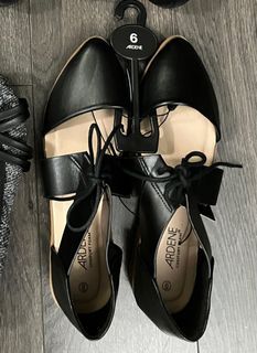 Women’s Tie Dress Shoes Size 6