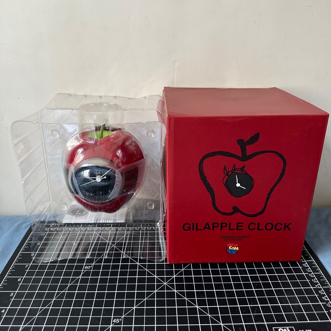 全新未使用UNDERCOVER x Medicom Toy Gilapple Clock Apple UC, 傢俬 