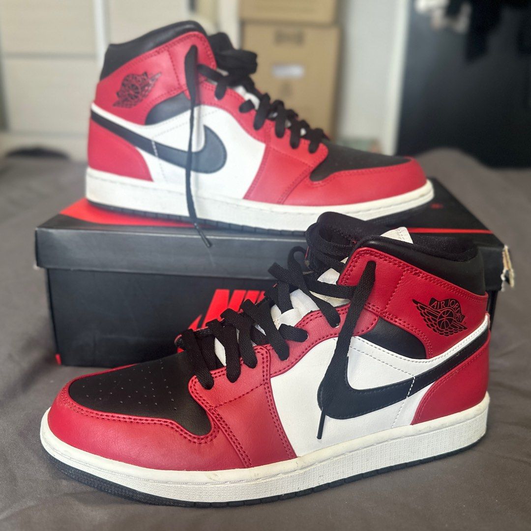jordan 1 mid chicago size 4