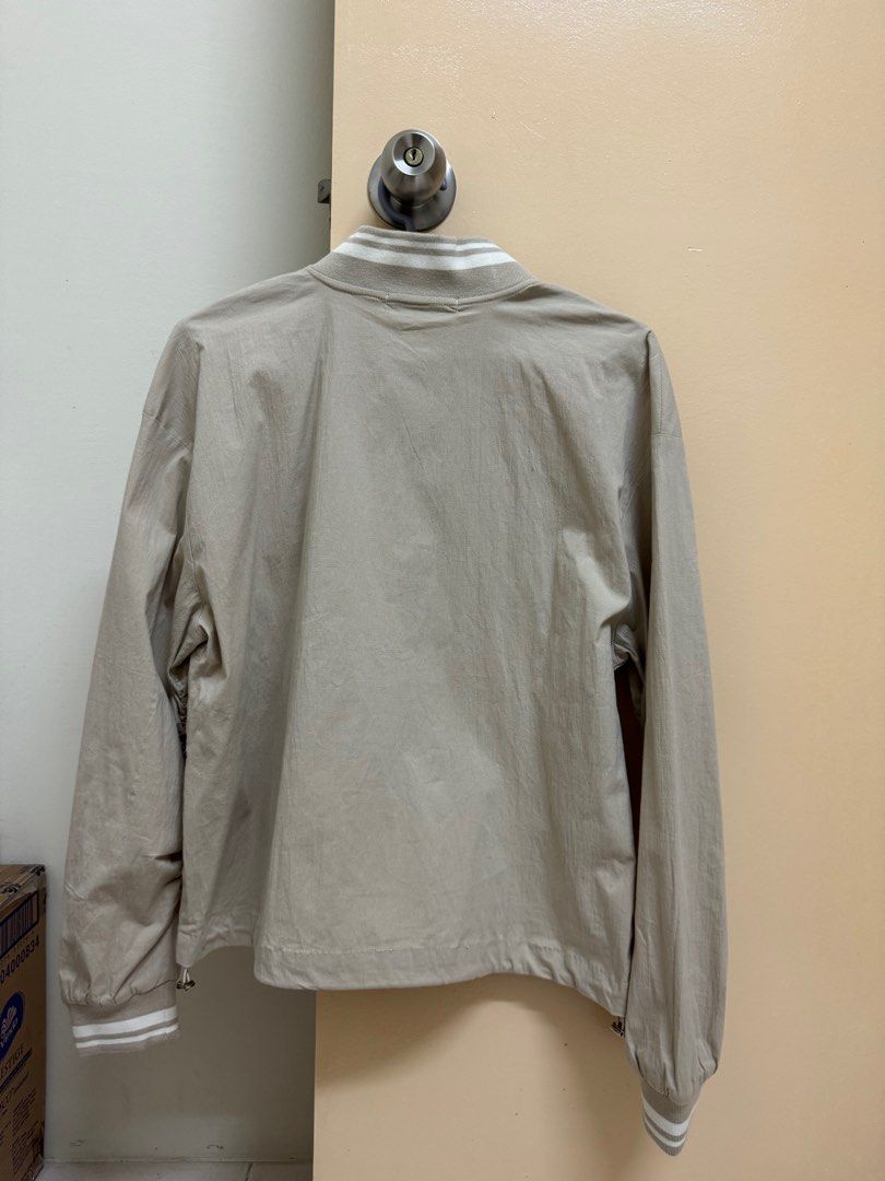 Applemints Jacket (Category: Coats, Jackets and Outerwear) located in Putrajaya. Submitted by yymin (Listing ID 1298768168, Image 2). Description: New With Tag Original price is RM99.