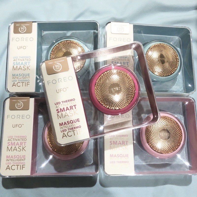 AUTHENTIC ON HAND Foreo UFO LED Thermo activated smart mask (Category: Face Care) located in Pasig City. Submitted by deluxuryshop (Listing ID 1298717291, Image 1). Description: Pm for more details BRAND NEW AND AUTHENTIC Selling low and affordable A mask treatment that combines device-activated formulas with heating, cooling, LED light therapy, and T-Sonic™ pulsations for flawless-looking skin. This mask helps to brighten the look of your comple