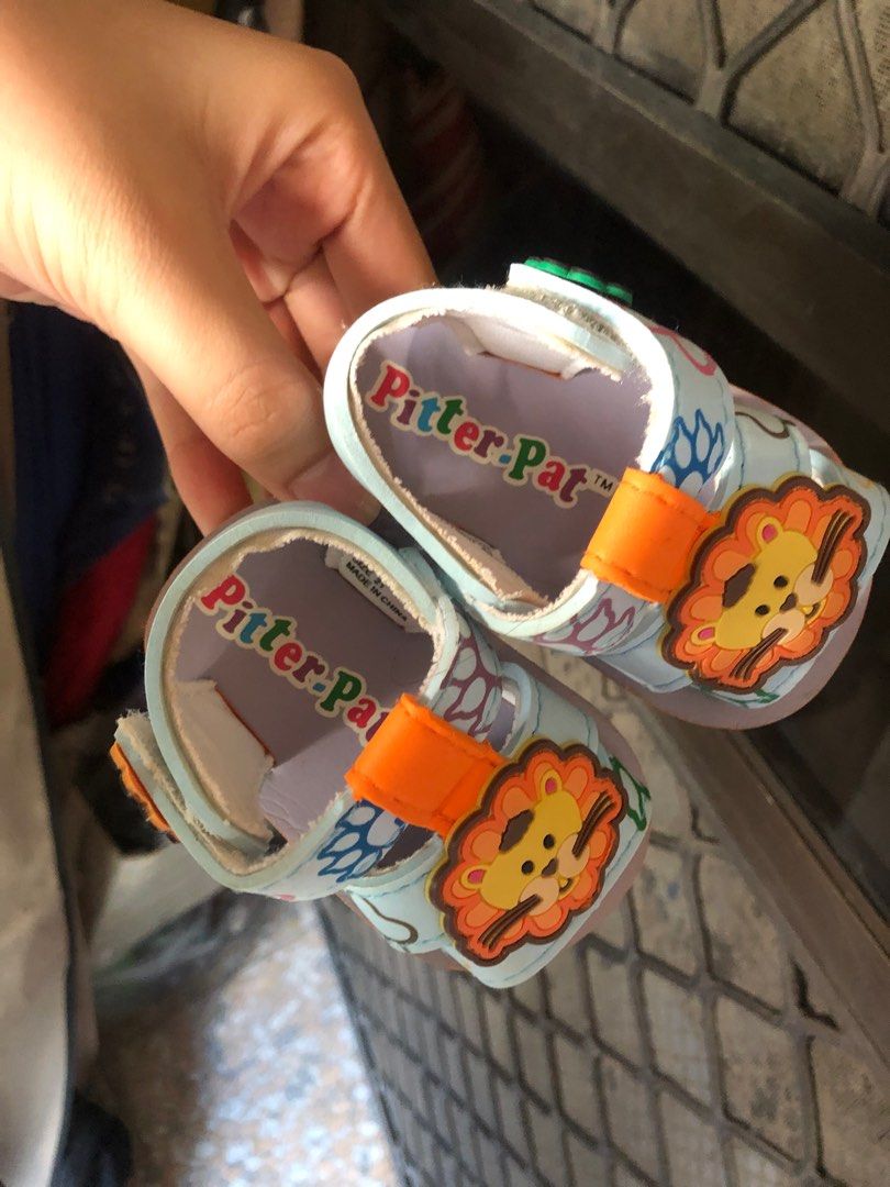 Baby sandal (Category: Babies & Kids Fashion) located in Cavite. Submitted by tinythreads_byamari (Listing ID 1298665818, Image 3). Description: Pitter-pat brand Rfs: small size dina kasya..