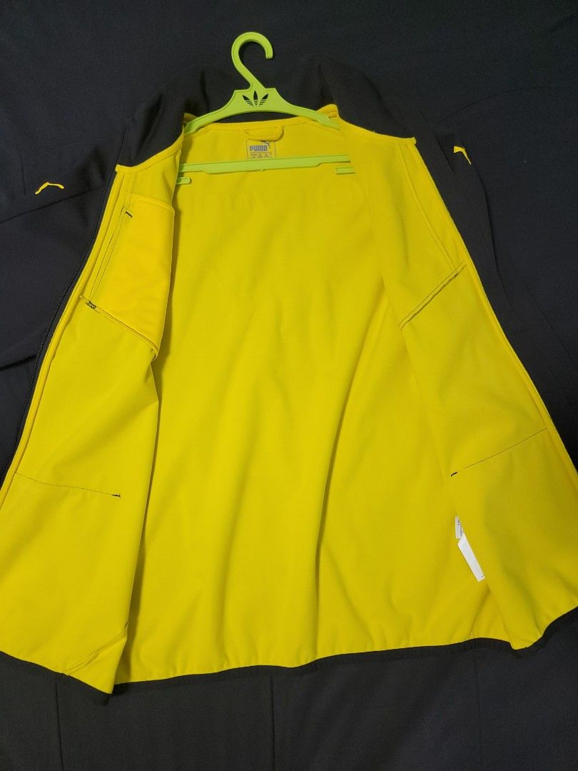 Football Softshell Jacket (Category: Activewear) located in Pasig City. Submitted by marcel012 (Listing ID 1298731935, Image 3). Description: Borussua Dortmund Softshell Jacket Size Large suitable as rain jacket.