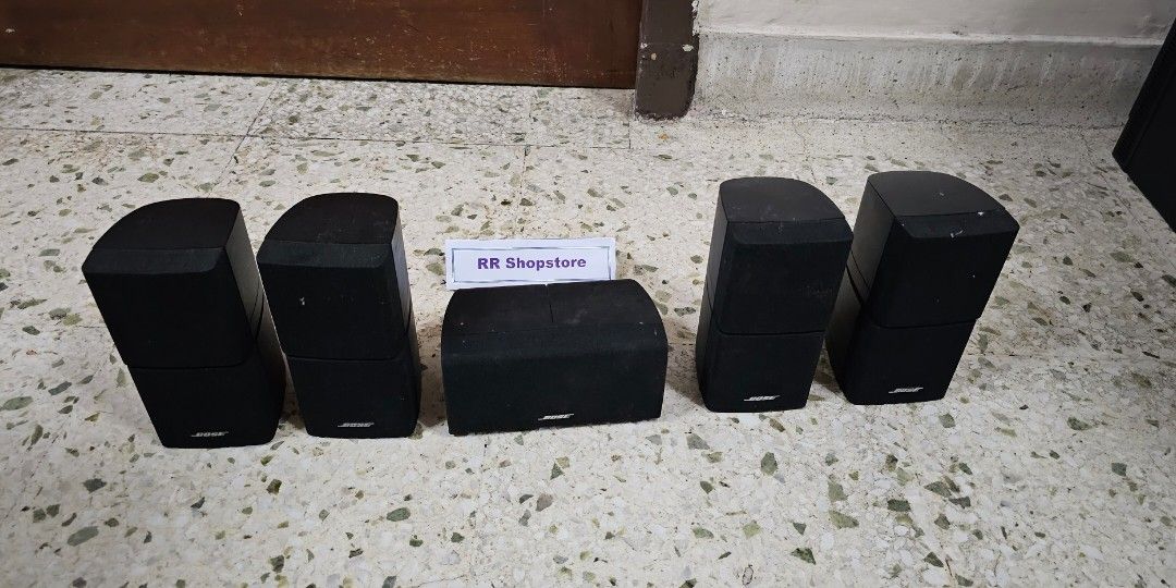 Bose Double Cube speaker (Category: Soundbars, Speakers & Amplifiers) located in San Miguel. Submitted by rrshopstore (Listing ID 1298675928, Image 1). Description: 1 set 5pcs Original Bose Speaker.
