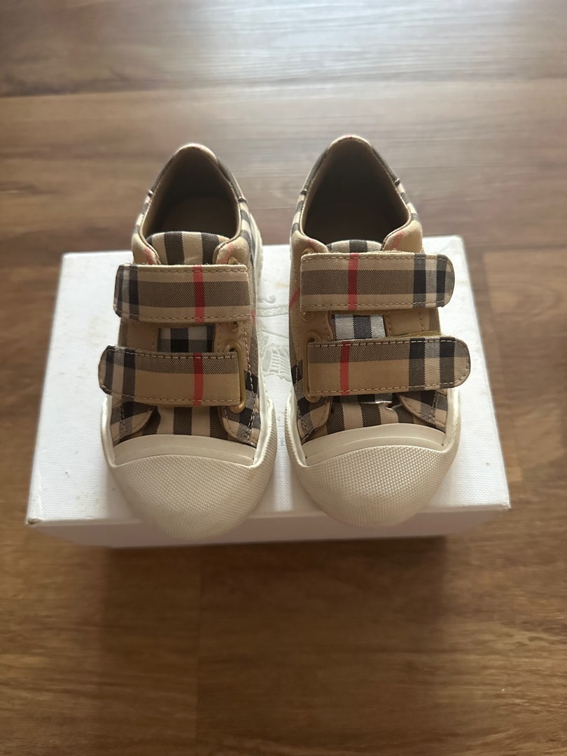 Burberry Kids Shoes size 23