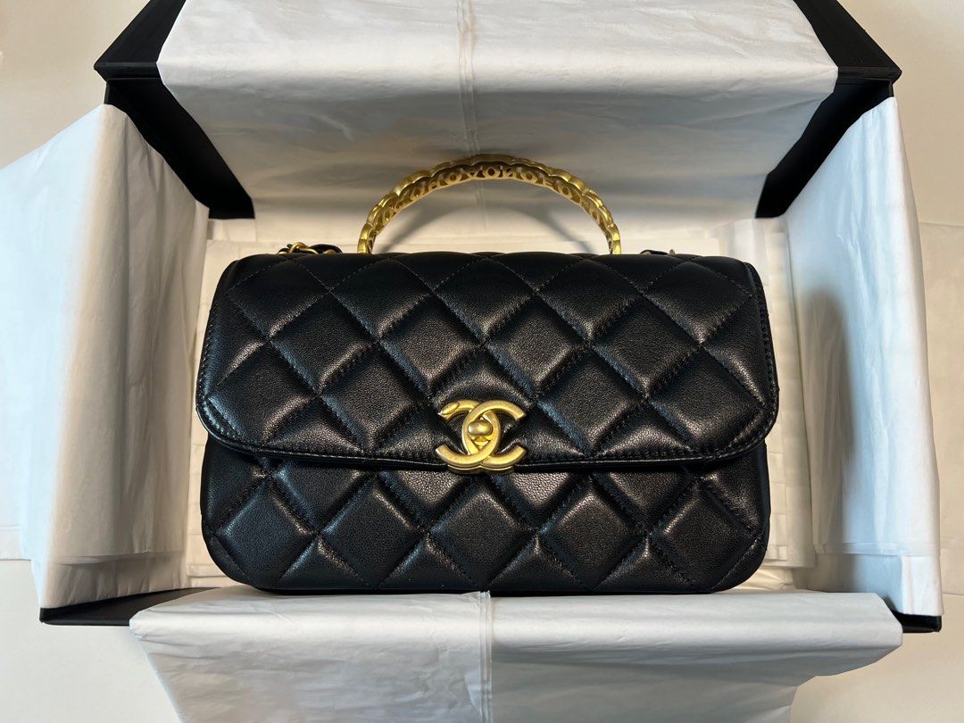 Chanel slim handle bag with flap black
