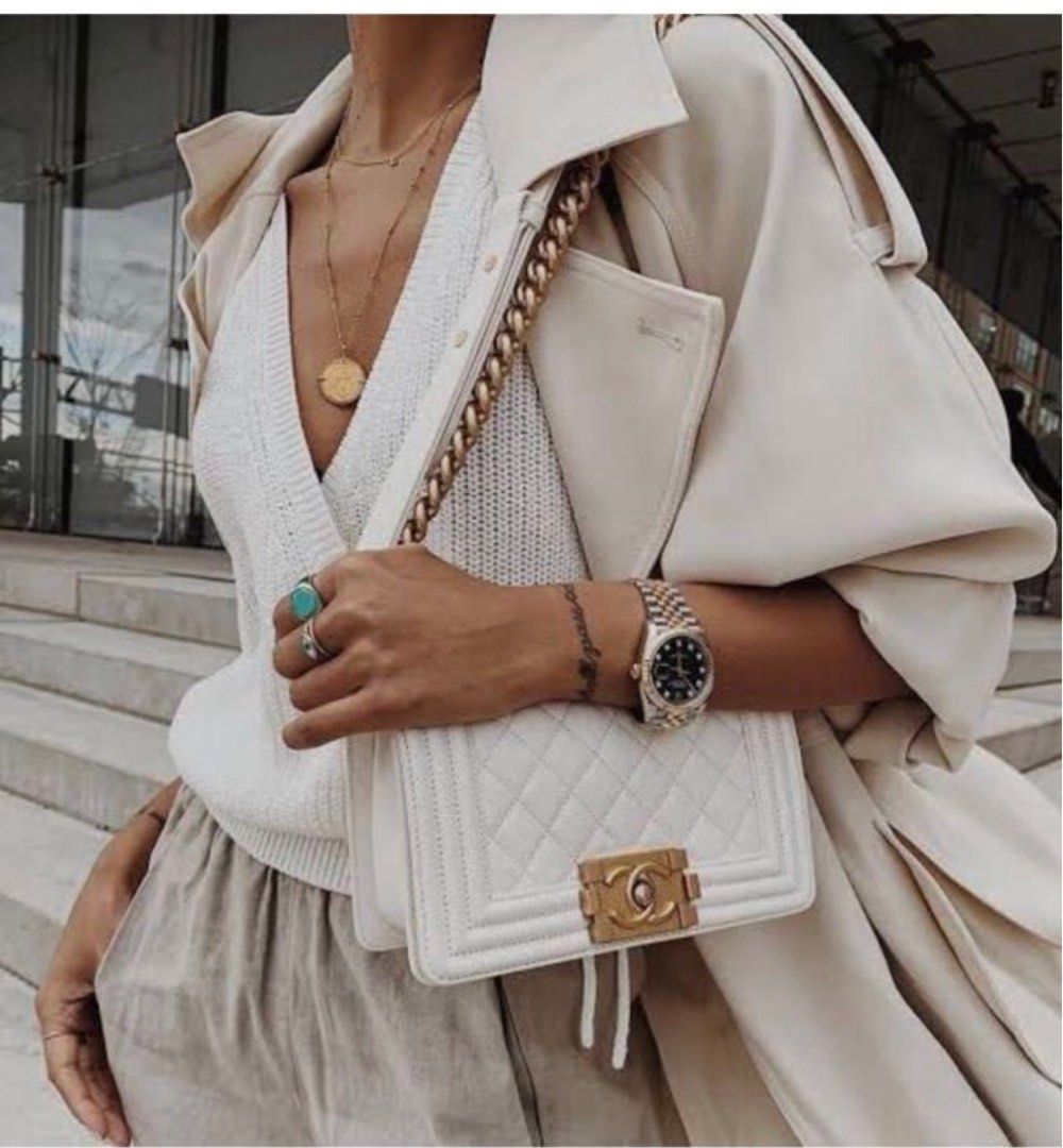Chanel Small Leboy White (Category: Luxury Bags & Wallets) located in Makati City. Submitted by sparks.joy (Listing ID 1293959552, Image 3). Description: 💯 Guaranteed Authentic Complete set with store receipt From rue cambon paris (white box) Caviar white leboy small Aged gold Highly sought after size and color!🤍 .