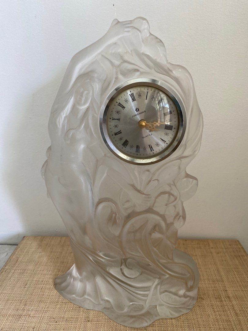 Clock on Glass Decor (Category: Clocks) located in Quezon City. Submitted by yumiramirez (Listing ID 1298703356, Image 3). Description: Clock on Glass Decor .