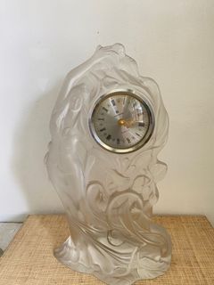Clock on Glass Decor
