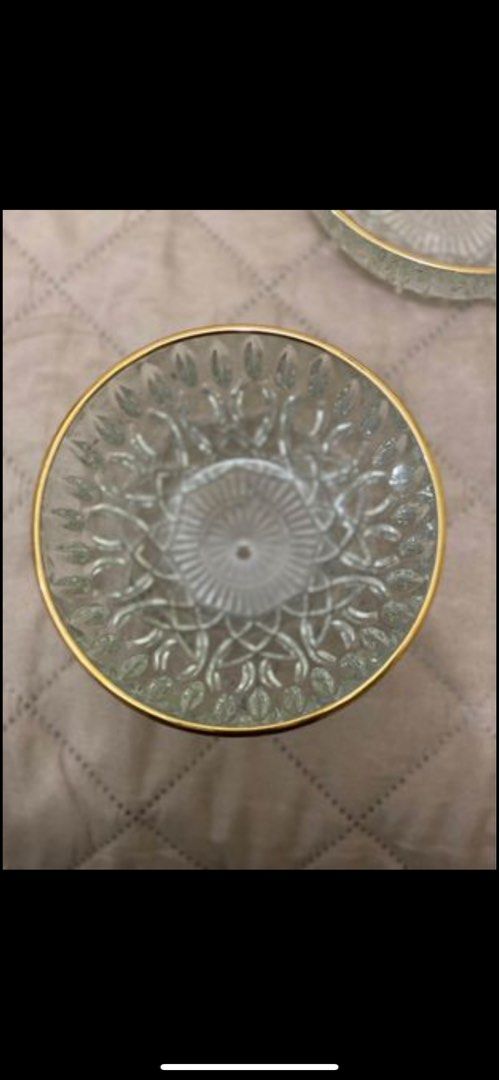 Crystal bowls (Category: Dinnerware & Cutlery) located in Caloocan City. Submitted by frommylittleone (Listing ID 1298698342, Image 3). Description: Crystal bowls with gold lining.