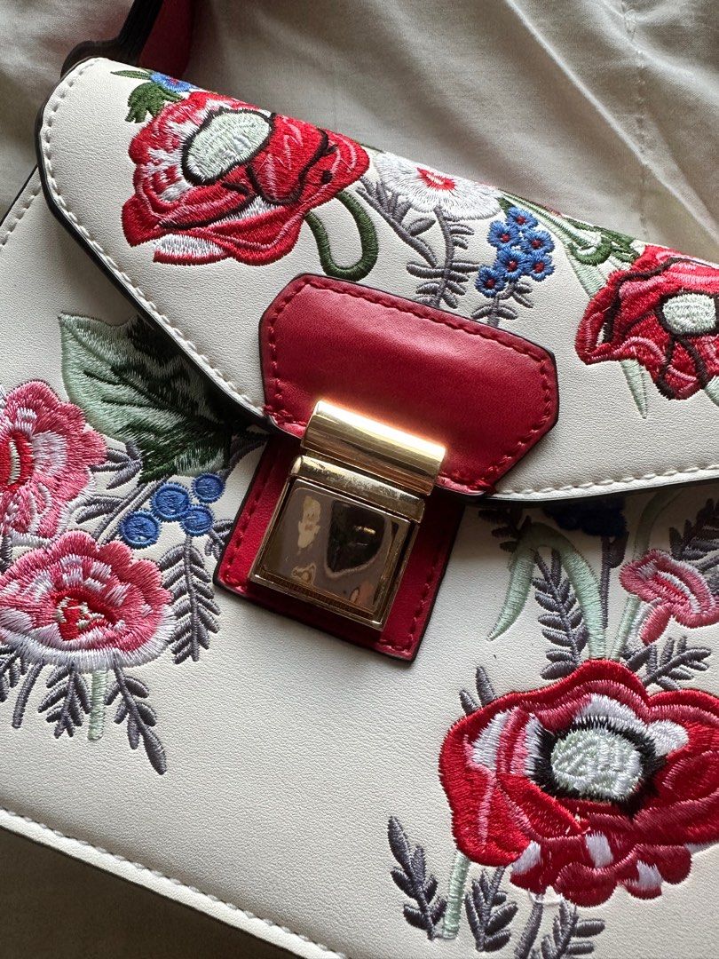 Debenhams White Bag Women s Fashion Bags Wallets Cross body Bags on Carousell