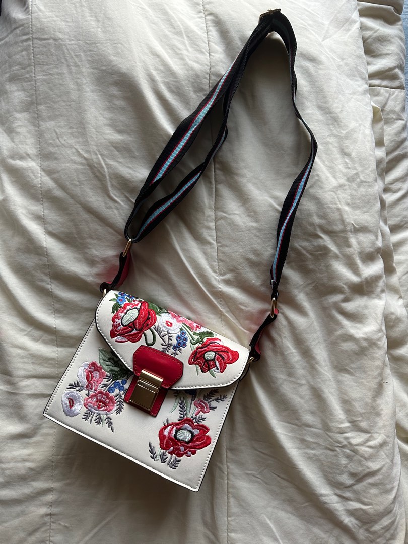 Debenhams White Bag Women s Fashion Bags Wallets Cross body Bags on Carousell