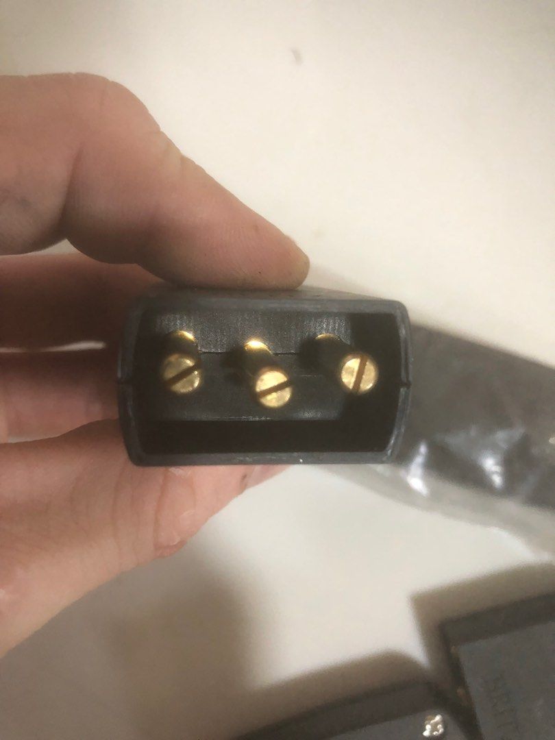 Electrical plug (Category: Electrical, Adaptors & Sockets) located in Singapore. Submitted by rayrix123 (Listing ID 1298697624, Image 9). Description: $5 each Fixed price Non negotiable Feel free to message me for any enquiries. 😊.