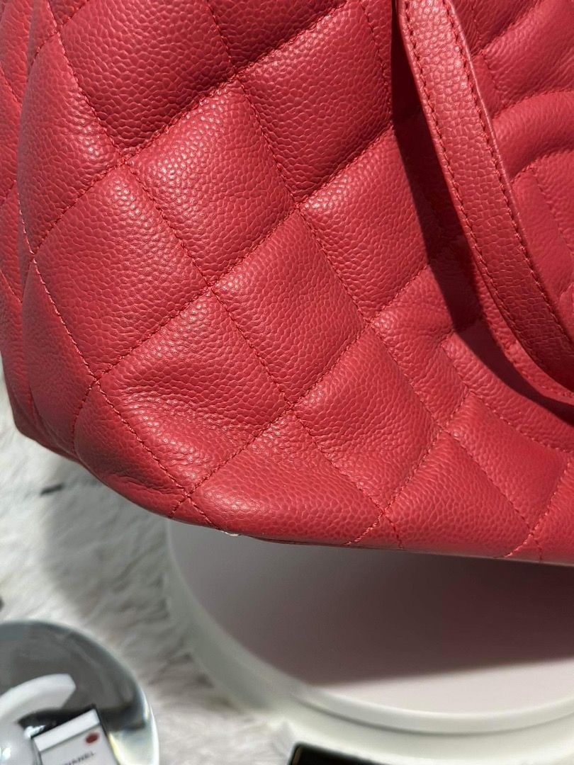Fast break SALE CHANEL (Category: Luxury Bags & Wallets) located in Quezon City. Submitted by hellopatchi (Listing ID 1298681074, Image 2). Description: Fast Break! Holo intact with guarantee card No other inclusions.