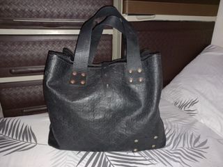 gucci leather monogram shoulder bag