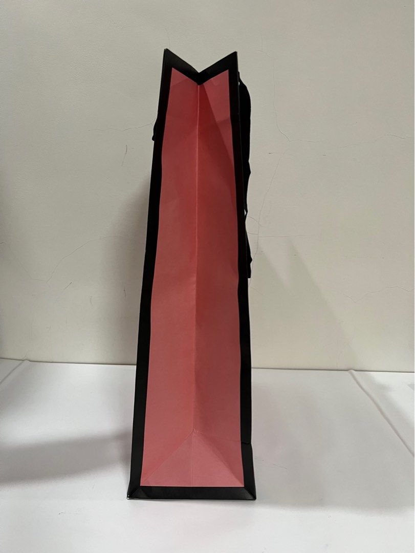 Gucci Paper bag XL (Category: Luxury Bags & Wallets) located in Subic. Submitted by parisianboxes (Listing ID 1298742322, Image 3). Description: Size: XL 35x16x55 cm Pls read all: All items are original and authentic from Paris, France.🇫🇷🇫🇷🇫🇷 Last price posted. Prices are based on size, weight, shipment rates and availability. ♥️♥️♥️ Disclaimer: All joy reservers, scammers will be blocked and reported. All accepted offers are considered sol