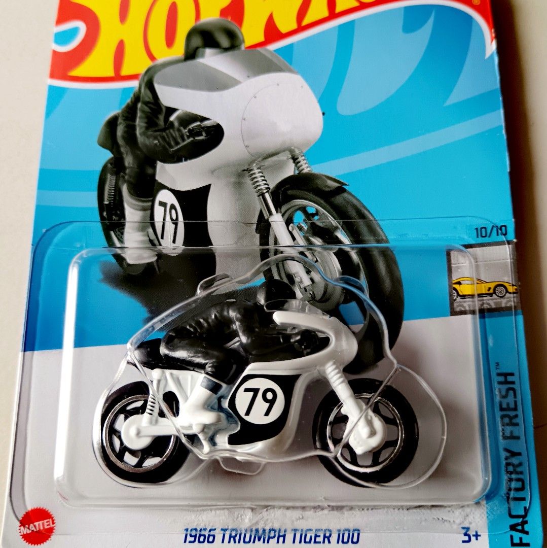 Hot Wheels – Triumph Tiger 100 1966 – Escala 1:64 – Colección Factory Fresh 10/10 – Tarjeta Corta – Edición 2024 – Mattel