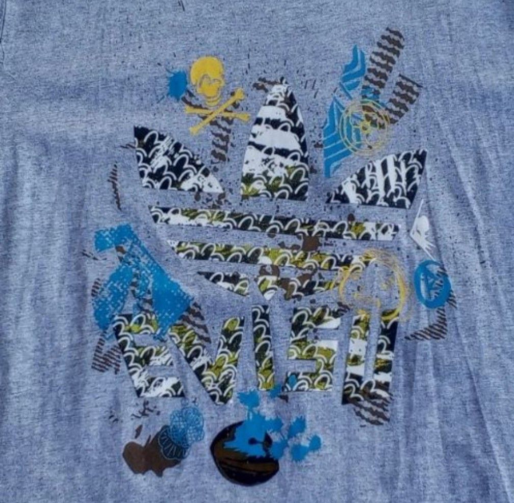 EVISU T-SHIRT (Category: Tshirts & Polo Shirts ) located in Manila. Submitted by eothrift (Listing ID 1298743748, Image 2). Description: ‼️FREE SHIPPING‼️ Condition: Excellent Legit/off Size: L on tag Dimension: W: 20.5 - L: 29 Issue: None Color rate: 9 Price: 500 FREE Shipping We Ship Nationwide.