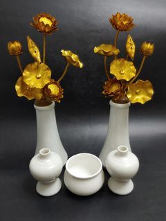 Japanese Antique Pair Gilt Lotus Flower Bouquets with porcelain vase