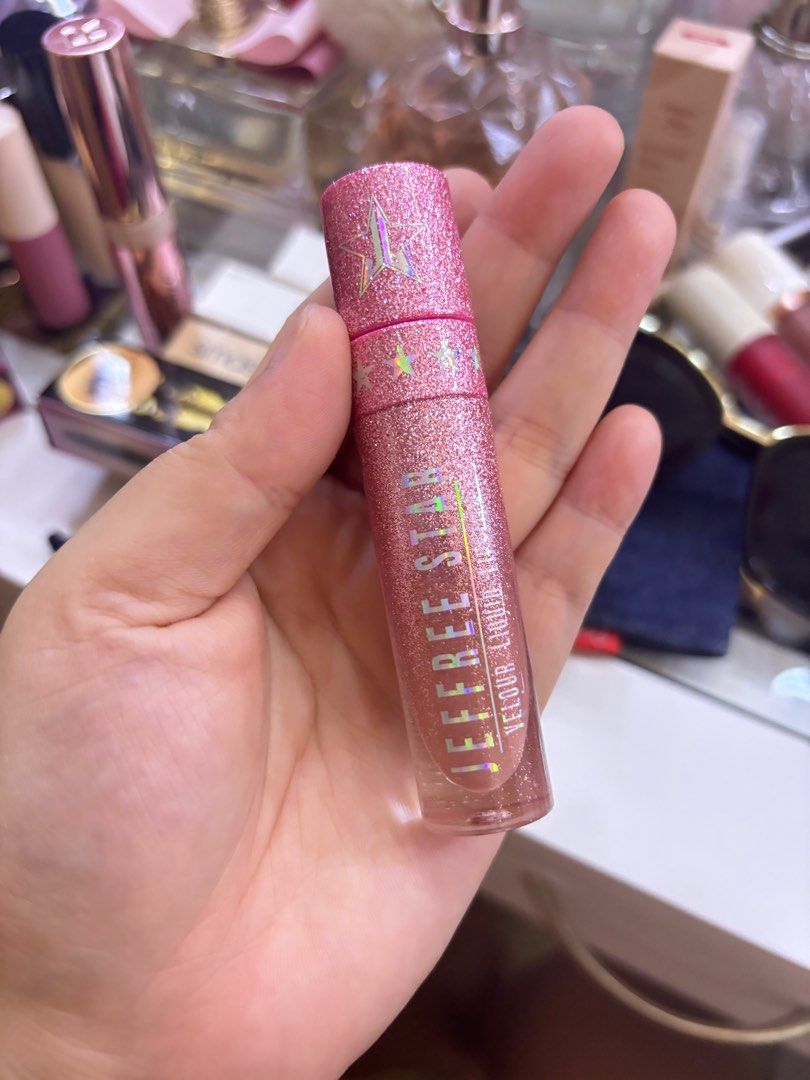 Jeffree star liquid lipstick (Category: Makeup) located in Antipolo. Submitted by jecxxiz (Listing ID 1298648103, Image 1). Description: Shade christmas cookie .