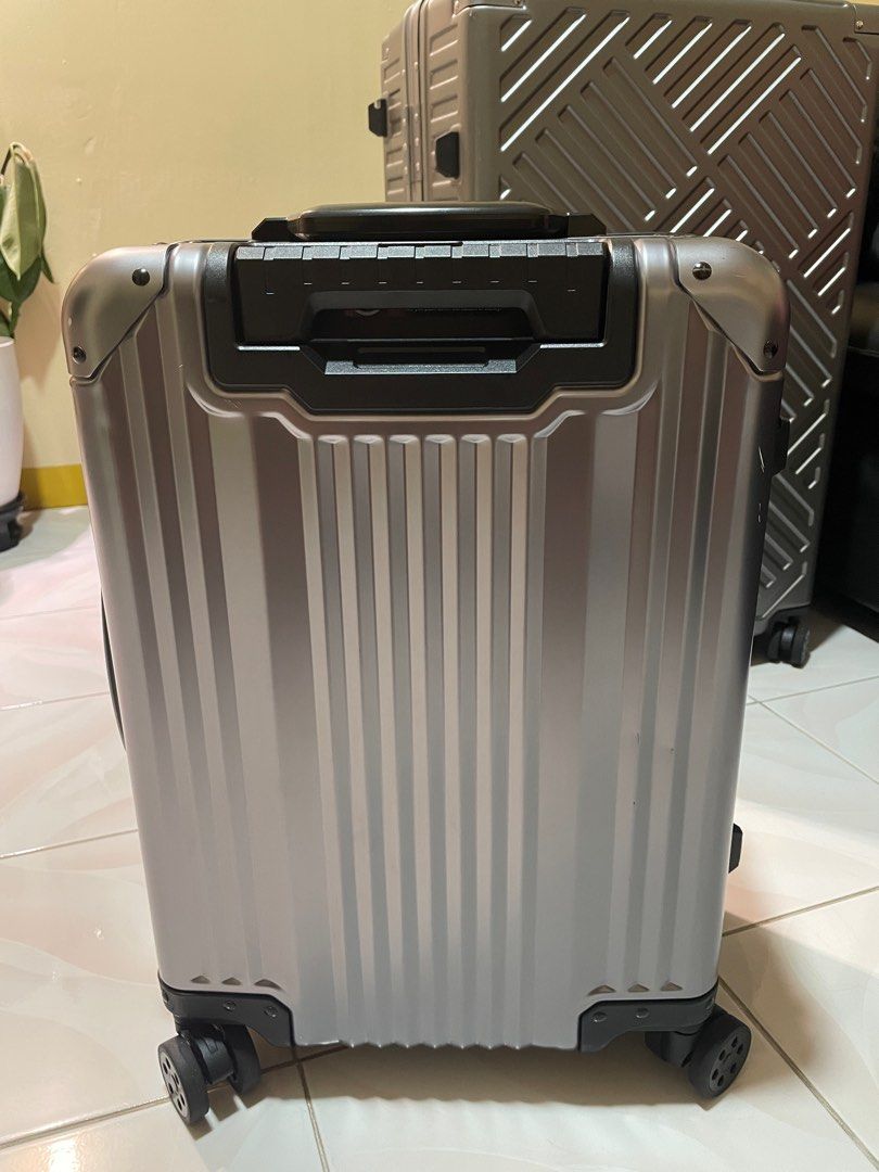 Legend Walker Aluminum Clamp type luggage (Category: Luggage) located in Quezon City. Submitted by the.holy.grail (Listing ID 1298721196, Image 3). Description: Legend Walker (Japanese brand) Aluminum luggage Clamp type Color: Gun metal Size: Small Used once With a few dents (shown in picture) due to handling in airport Original price is 23k++.