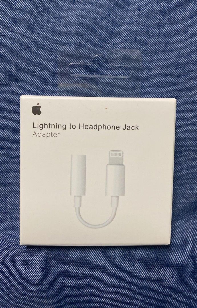 🍎Lightning to headphone jack adapter (Category: Earphones) located in Manila. Submitted by pricious (Listing ID 1298741516, Image 1). Description: .
