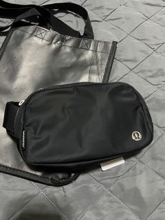 Lululemon 1L Everywhere Belt Bag Black