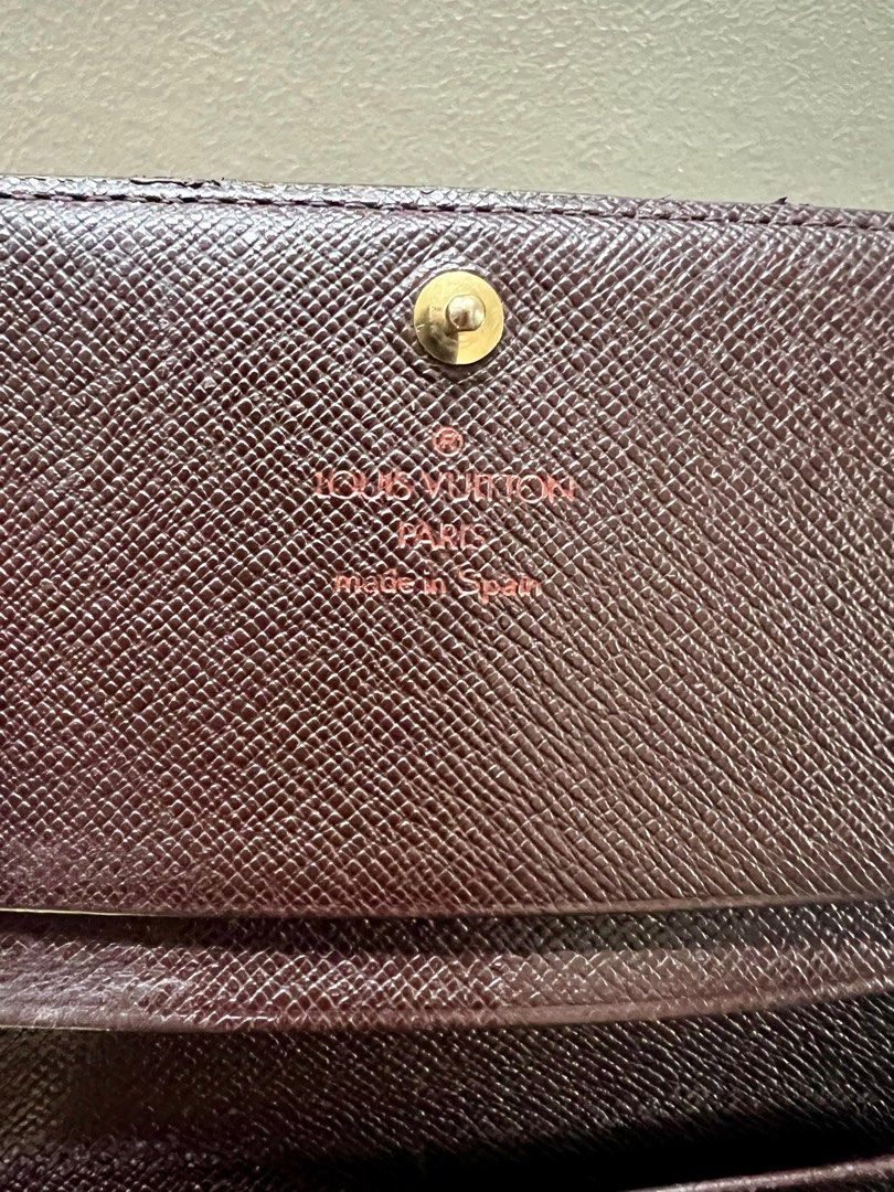 LV Damier Tresor Wallet (Category: Luxury Bags & Wallets) located in Manila. Submitted by roarkmontag (Listing ID 1298712790, Image 2). Description: Pre-loved. Bought from a reputable seller online for personal use. Japan sourced. RFS: not for me 😅 just realized I need a bigger wallet 7/10 condition See pics for flaws, but really not noticable when using Zipper working smoothly Another honest issue: medyo naglo-lose lang yung lock/kapit ng front