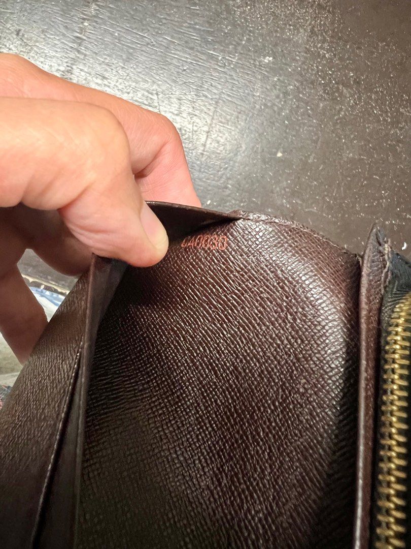 LV Damier Tresor Wallet (Category: Luxury Bags & Wallets) located in Manila. Submitted by roarkmontag (Listing ID 1298712790, Image 3). Description: Pre-loved. Bought from a reputable seller online for personal use. Japan sourced. RFS: not for me 😅 just realized I need a bigger wallet 7/10 condition See pics for flaws, but really not noticable when using Zipper working smoothly Another honest issue: medyo naglo-lose lang yung lock/kapit ng front