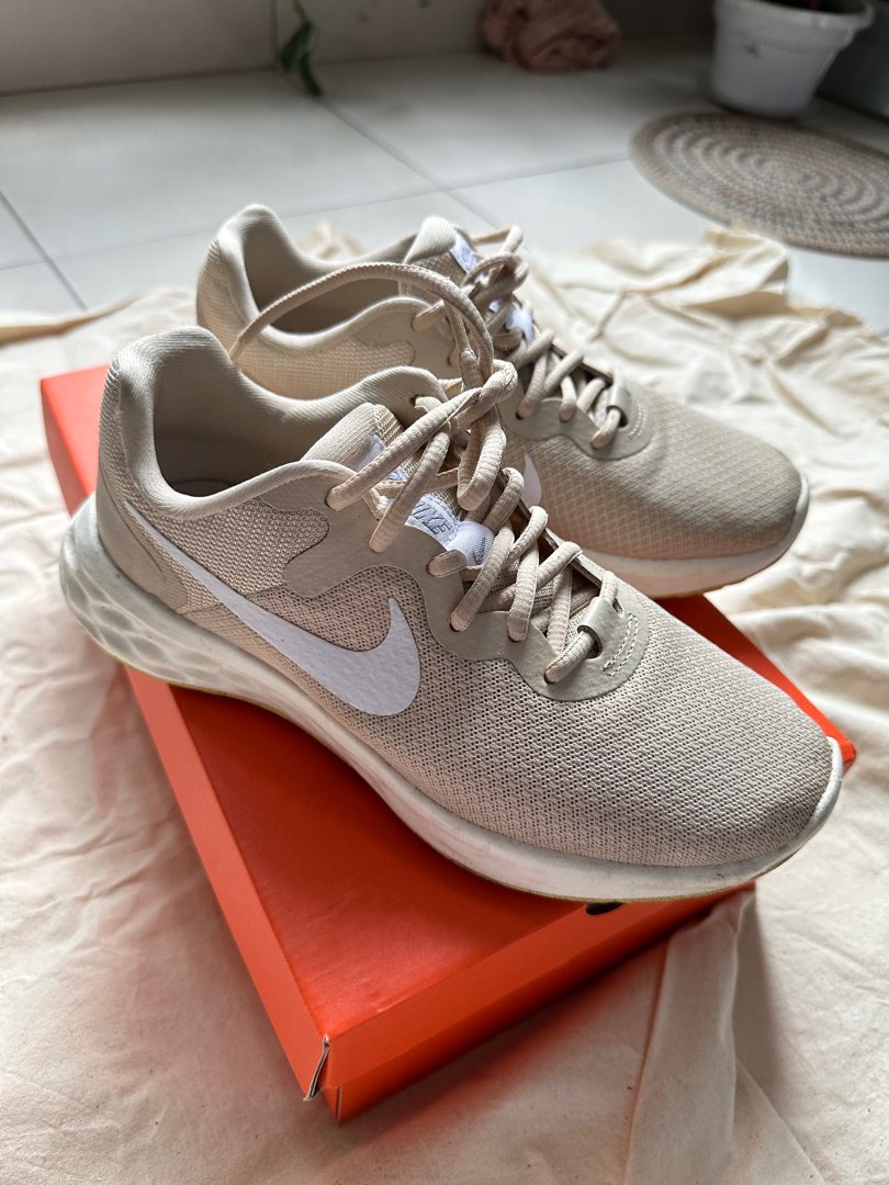 Nude nike women clearance