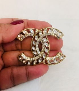 *ONHAND!* Authentic Crystal Brooch in Gold Hardware