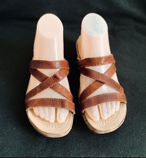 Original Crocs Sandal Slip On Slipper Brown Size 8 Women