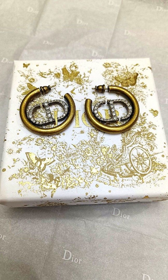 Original Dior Loop Earrings (Category: Luxury Accessories) located in Imus. Submitted by LUXunBOX (Listing ID 1298732822, Image 2). Description: with box.