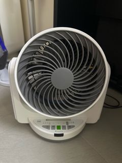 （分類：）位於 。 由 emm.2r 提交（商品編號 1298717691，圖片 1）。簡介： 。