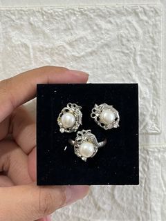 Pearl Earings and Ring Set