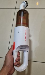 Portable vacuum