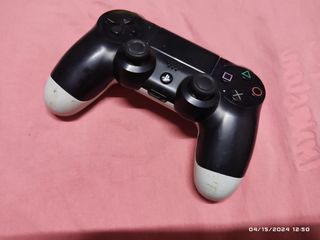 PS4 Controller V1 Black White