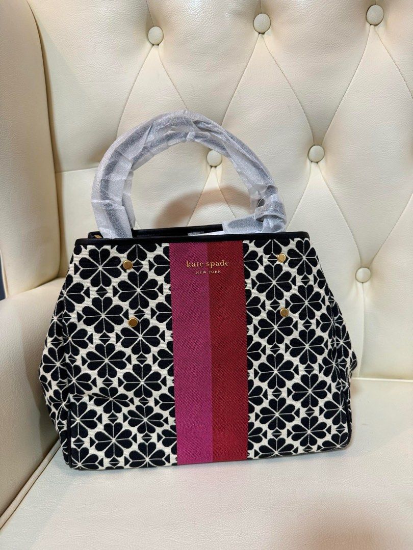 Retail Kate Spade Jacquard Tote in Medium (Category: Luxury Bags & Wallets) located in Dasmarinas. Submitted by letssaleaway (Listing ID 1298729593, Image 2). Description: Brandnew and Original From Katespade Retail.