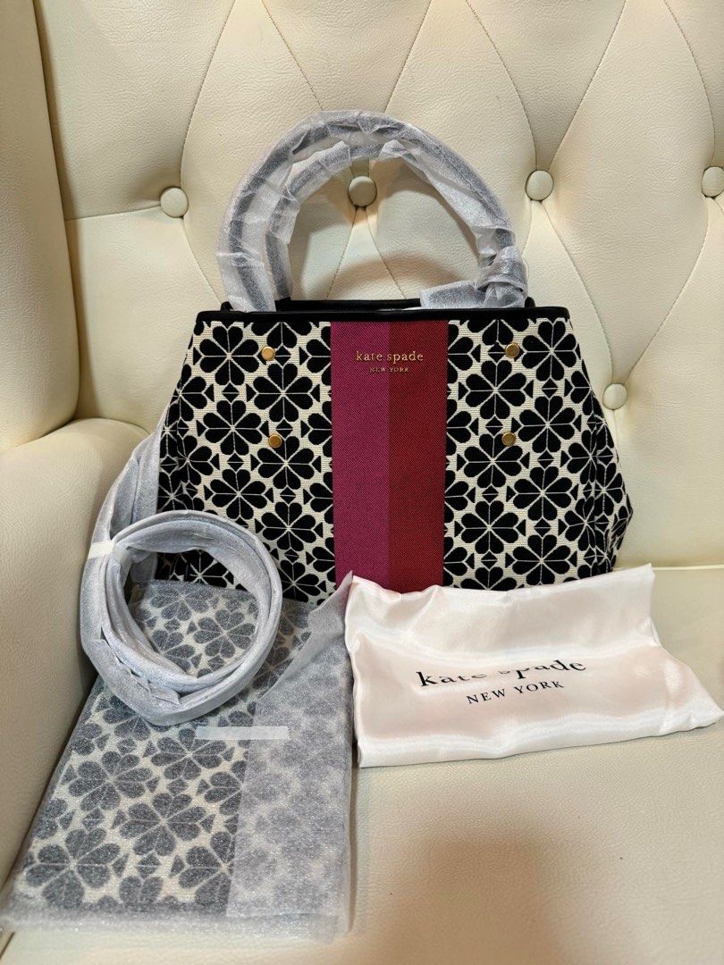 Retail Kate Spade Jacquard Tote in Medium (Category: Luxury Bags & Wallets) located in Dasmarinas. Submitted by letssaleaway (Listing ID 1298729593, Image 1). Description: Brandnew and Original From Katespade Retail.