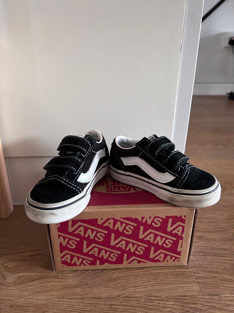 Size 5 Baby vans classic sneaker old skool v Babies Kids Babies Kids Fashion on Carousell