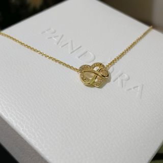 Sparkling Infinity Heart Collier Necklace in gold necklace