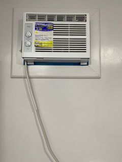TCL .6HP Aircon Window Type Air Conditioner Fast Cooling Auto Protection Easy Clean (TAC-06WM/F)