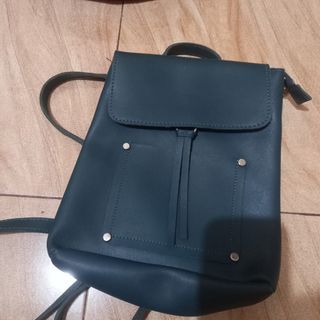Two way mini bagpack/slingbag