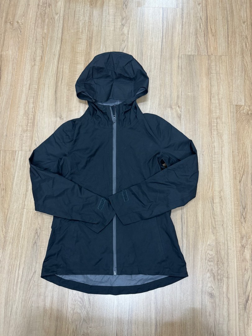 Uniqlo Waterproof jacket Women s Fashion Coats Jackets and Outerwear on Carousell