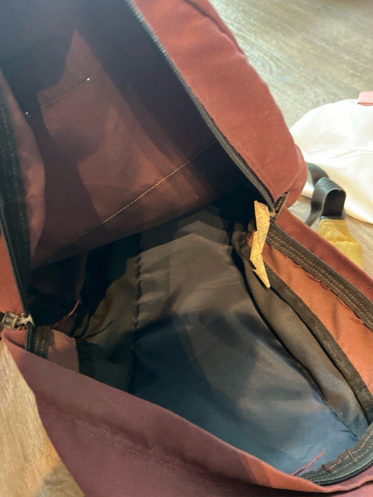 Vans backpack (Category: Backpacks) located in Singapore. Submitted by swimforall (Listing ID 1298632567, Image 2). Description: Vans backpack.