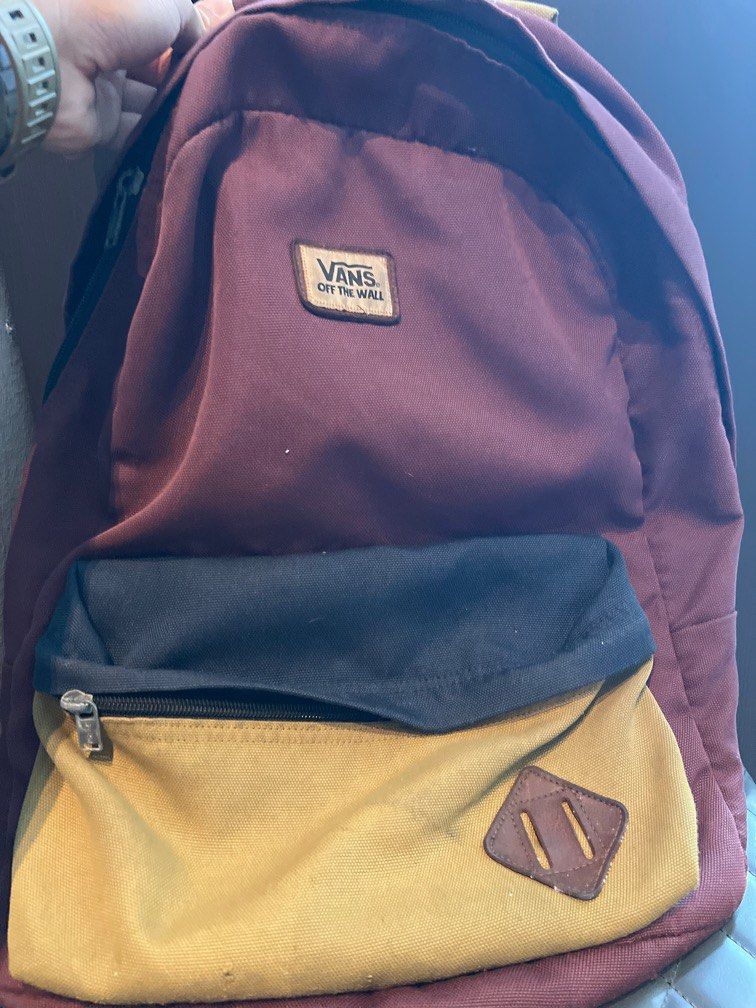Vans backpack (Category: Backpacks) located in Singapore. Submitted by swimforall (Listing ID 1298632567, Image 1). Description: Vans backpack.