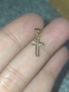 18k Saudi Gold Lightweight Small Cross Pendant