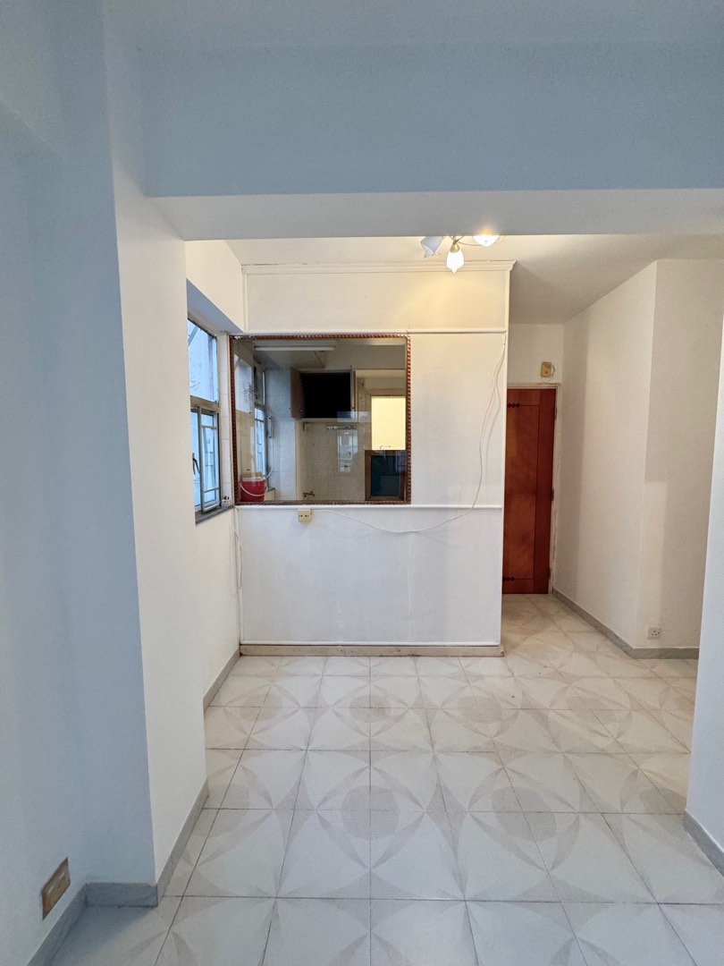 Tai Tung Building, including rental agreement for sale, Mong Kok Road, Siu Fung Building, 8th floor, 252 sq ft, 3 minutes to Prince Edward Station63439047047682112