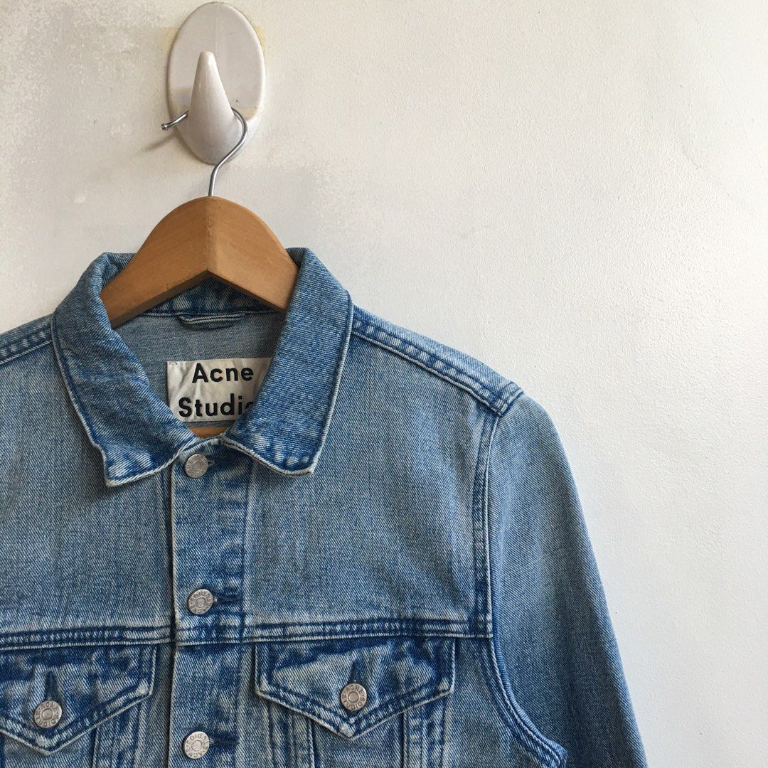 ACNE STUDIOS DENIM JACKET (Category: Coats, Jackets and Outerwear) located in Iloilo. Submitted by usedgoods.ilo (Listing ID 1298950585, Image 3). Description: ACNE STUDIOS WOMEN’S DENIM JACKET WIDTH: 16.5 LENGTH: 21 SLEEVE LENGTH (SHOULDER TO WRIST): 24 EXCELLENT 💰 3,499.