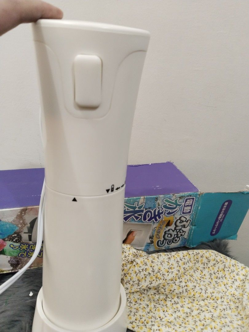 Affordable Electric shaved ice maker Fluffy Handy type for only php 500 😍👌 110 volts (Category: Ice-cream Makers) located in Bulacan. Submitted by afford.japan (Listing ID 1298923713, Image 3). Description: Affordable Electric shaved ice maker Fluffy Handy type for only php 500 😍👌 110 volts.